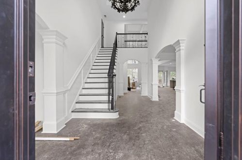 695 Highland Oaks Dr, Atlanta GA  30331-9210 exterior