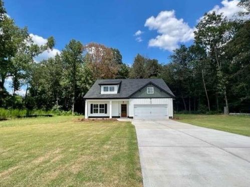 212 Live Oak Ln, Comer, GA 30629-3274