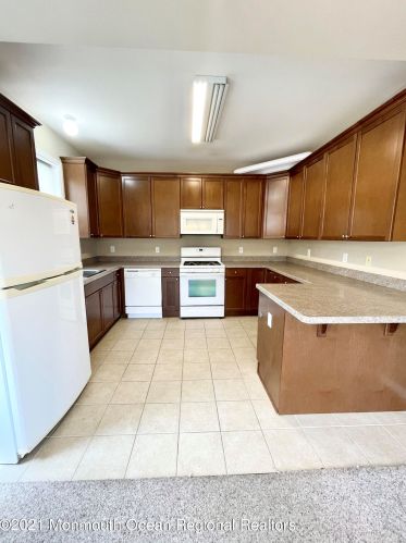 431 Ml Pond Way, Tinton Falls NJ 07724-2477 exterior