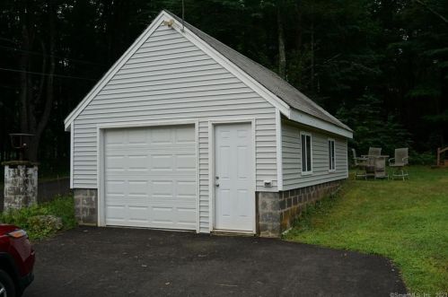 6 Longview St, Ellington CT  06029-4107 exterior