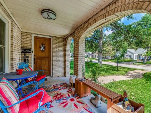 2324 Lotus Ave, Fort Worth, TX 76111-1645