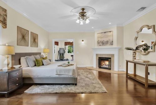 1156 Sugarbush Dr, Vista CA 92084-7464 exterior