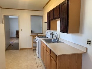 22 Thrush Rd, Carpentersville, IL 60110-1636