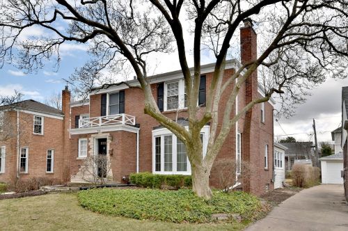 715 Kensington Ave, Burr Ridge, IL 60525