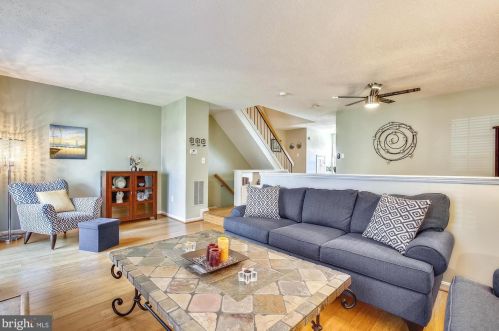 12262 Wye Oak Commons Cir, Springfield, VA 22015-2869