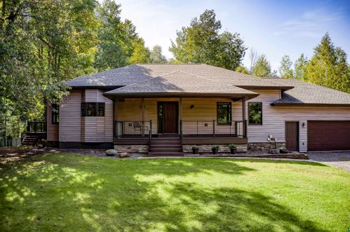5078 Arrowhead Rd, Duluth, MN 55811-1453