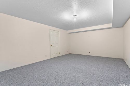 2515 Willow Hl Dr, Sandy UT 84093-1894 exterior