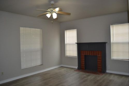 3233 Willing Ave, Fort Worth TX  76110-3835 exterior
