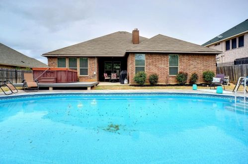 6321 Lake Side Dr, Fort Worth TX 76179 exterior