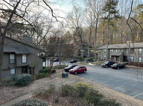 804 Cumberland Ct, Smyrna GA  30080-8652 exterior