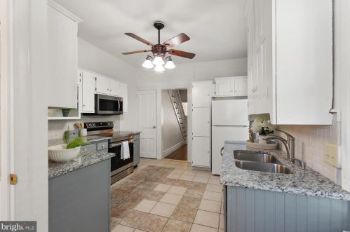 231 Mulberry St, Lancaster PA  17603-3741 exterior