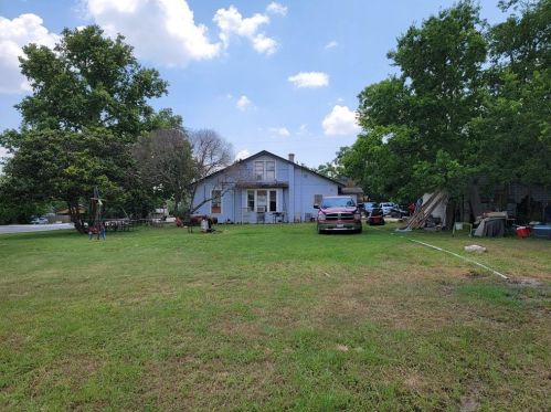 601 Burleson St, Uhland TX 78640-5323 exterior