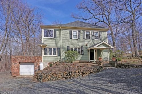 126 Oaks Rd, Millington, NJ 07946-1402