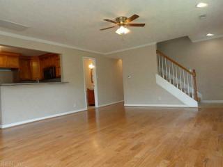 615 Burleigh Ave, Norfolk VA  23505-3305 exterior
