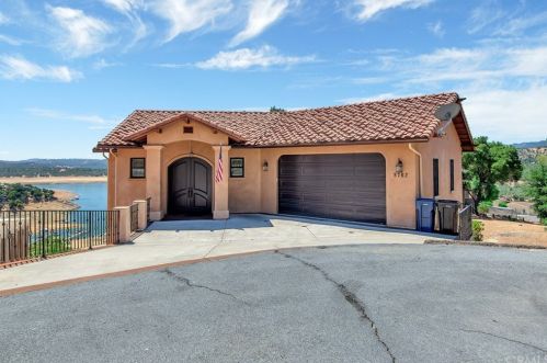 8762 Pronghorn Ct, Lake Nacimiento, CA 93426-9615