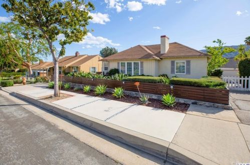 2930 Mayfield Ave, Glendale, CA 91214-3617