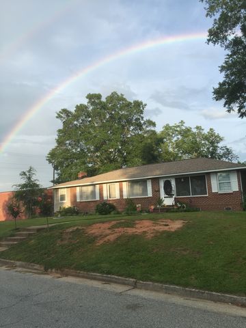 201 Penn Ave, Greenwood, SC 29646-4006