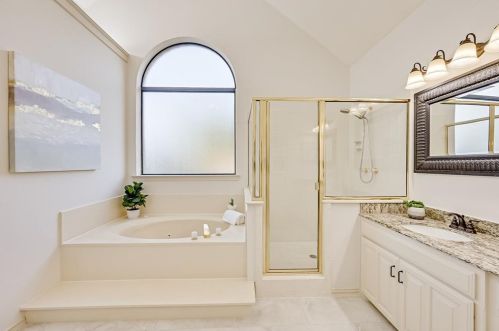 2312 Colleen Ct, Carrollton TX 75007-2037 exterior