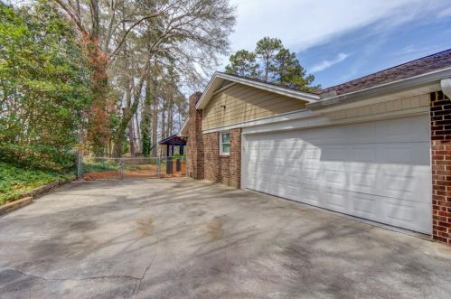 2570 Lake Capri Rd, Conyers GA  30012-3342 exterior