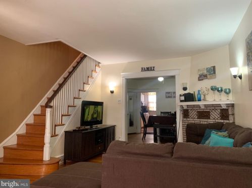 4146 Dungan St, Philadelphia, PA 19124-5318