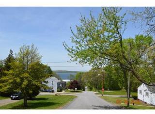 157 Hilton St, Tiverton, RI 02878-1137