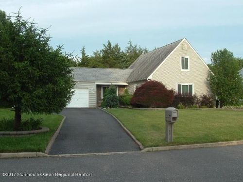 156 Luther Dr, Lakehurst, NJ 08759-6210