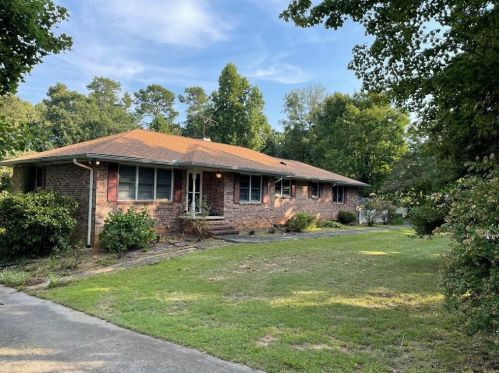 284 Pine Hill Dr, Cleveland, GA 30528-1057