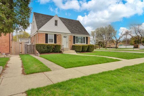 9144 Mason Ave, Morton Grove, IL 60053-2459