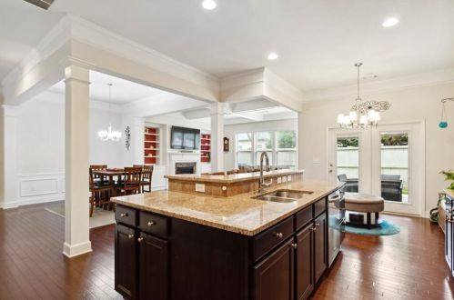 5568 High Point Rd, Atlanta GA  30342-5039 exterior
