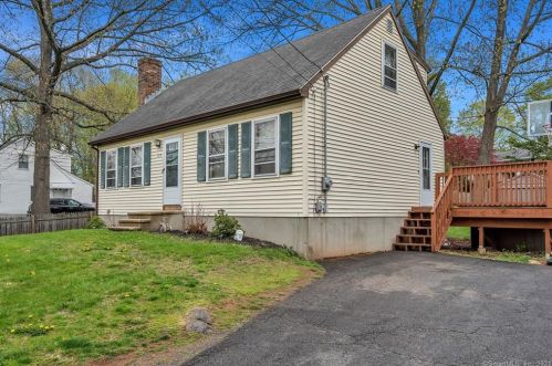 213 Baldwin Ave, Meriden, CT 06450-2504