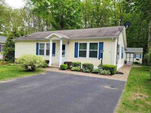 32 Woodland Trl, Deep River, CT 06419-1231