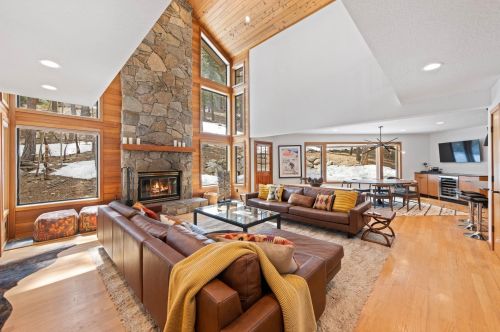 737 Conifer, Truckee CA  96161-3942 exterior