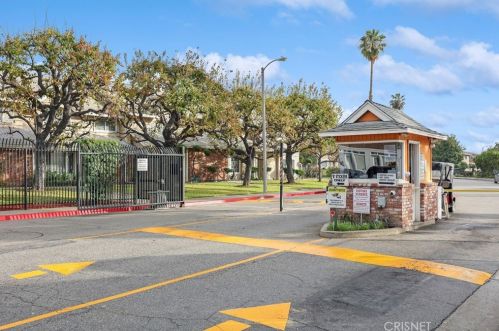 3500 Manchester Blvd, Inglewood CA  90305-2164 exterior