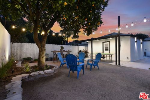 15220 Morrison St, Van Nuys CA  91403-1503 exterior