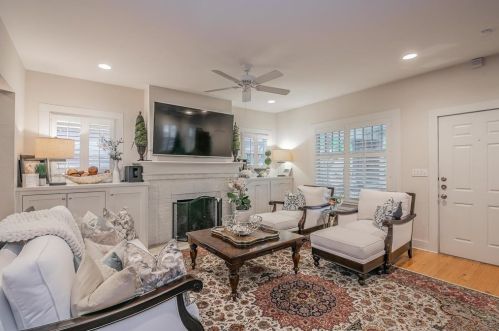 1704 Virginia Pl, Fort Worth TX  76107-2434 exterior