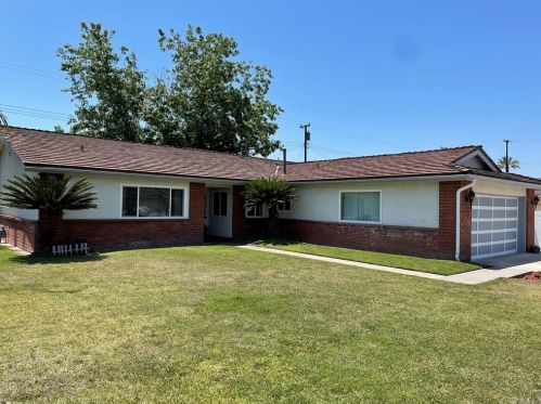 3056 Lynrose Dr, Anaheim, CA 92804-3825