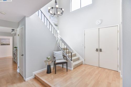 5849 Arthur Dr, Pleasanton, CA 94588-5107