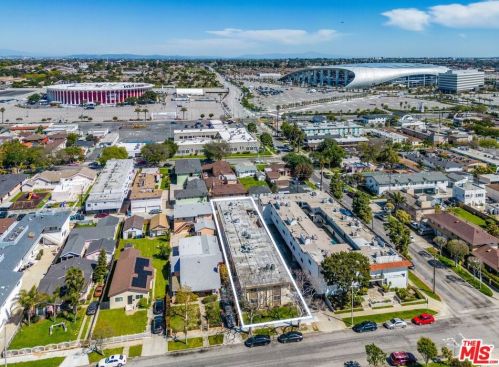 536 Flower St, Inglewood, CA 90301-2869