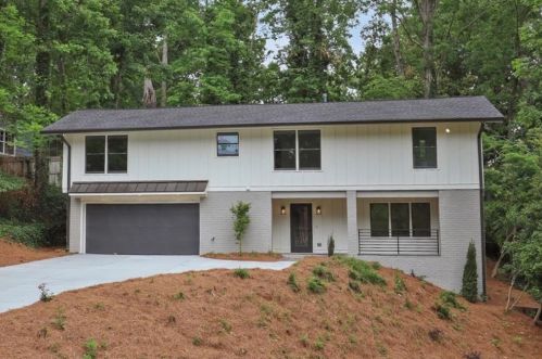 625 Bridgewater Dr, Atlanta GA  30328-2816 exterior