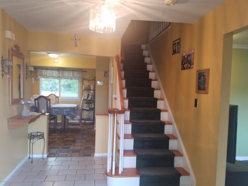 30 Rothbard Rd, Hazlet, NJ 07730-1721