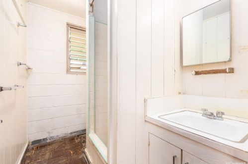 2015 Kealoha St, Honolulu HI  96819-4130 exterior