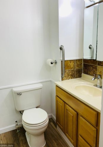 1118 Cook Ave, Saint Paul MN  55106-3324 exterior