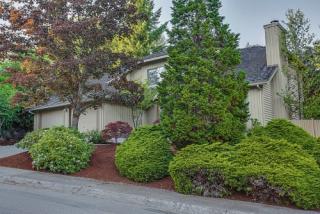 13810 52nd Pl, Bellevue, WA 98006-3422