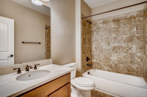 4836 Riviera Way, Aurora CO 80015-4708 exterior