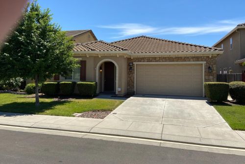 2424 Kaslin Dr, Modesto, CA 95355-7905