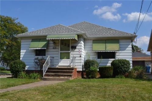 6403 Westminster Dr, Cleveland OH  44129-4901 exterior