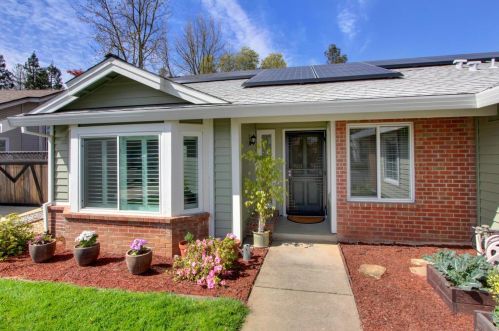 9208 Whittemore Dr, Elk Grove, CA 95624-3523