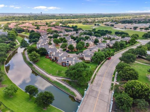 221 Cimarron Trl, Irving, TX 75063-4532