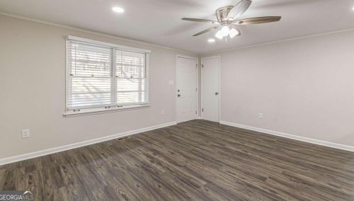 5820 Miles Rd, Atlanta GA  30349-1276 exterior