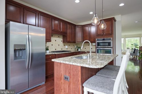 1209 Poplar Run Dr, Silver Spring MD 20906-6717 exterior